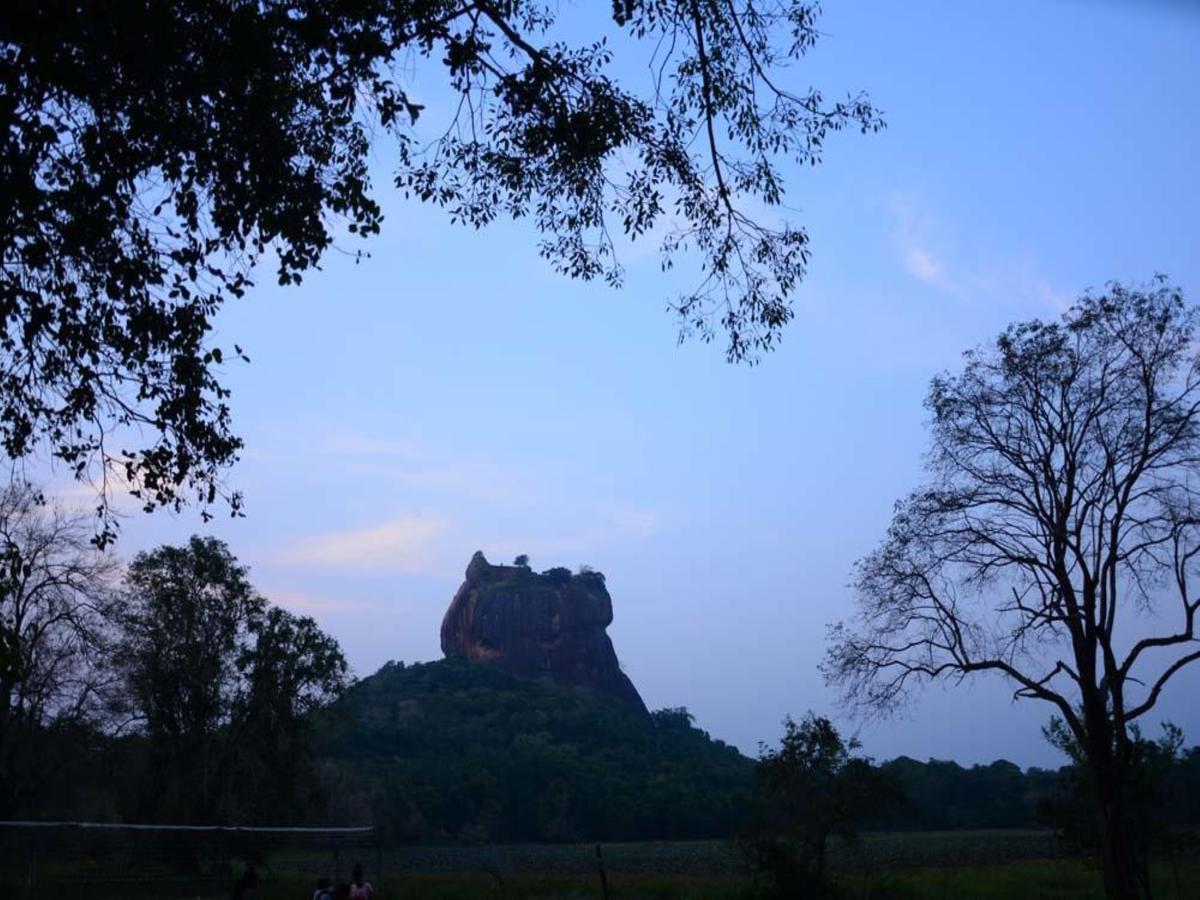 Castle Rock Sigiriya Hotel Kibissa Bagian luar foto